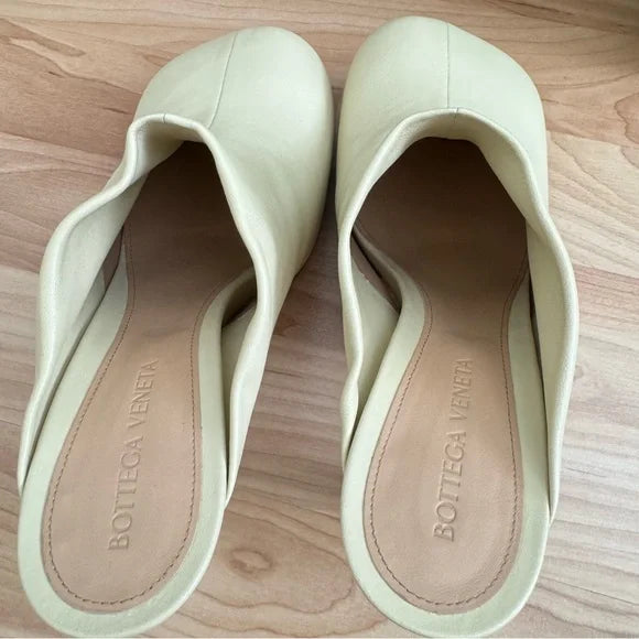 Bottega Veneta The Bold Leather Mule in Butter