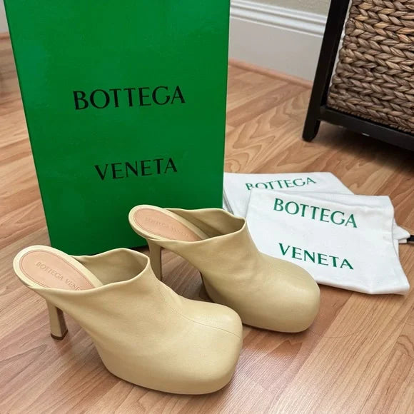 Bottega Veneta The Bold Leather Mule in Butter