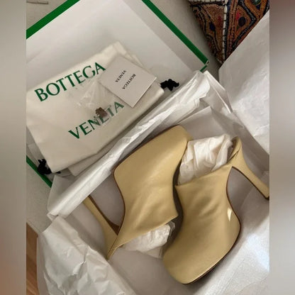 Bottega Veneta The Bold Leather Mule in Butter