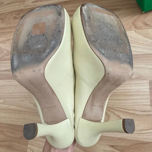 Bottega Veneta The Bold Leather Mule in Butter