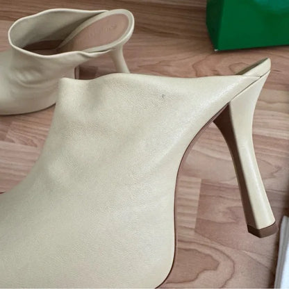 Bottega Veneta The Bold Leather Mule in Butter