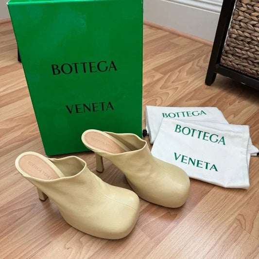 Bottega Veneta The Bold Leather Mule in Butter